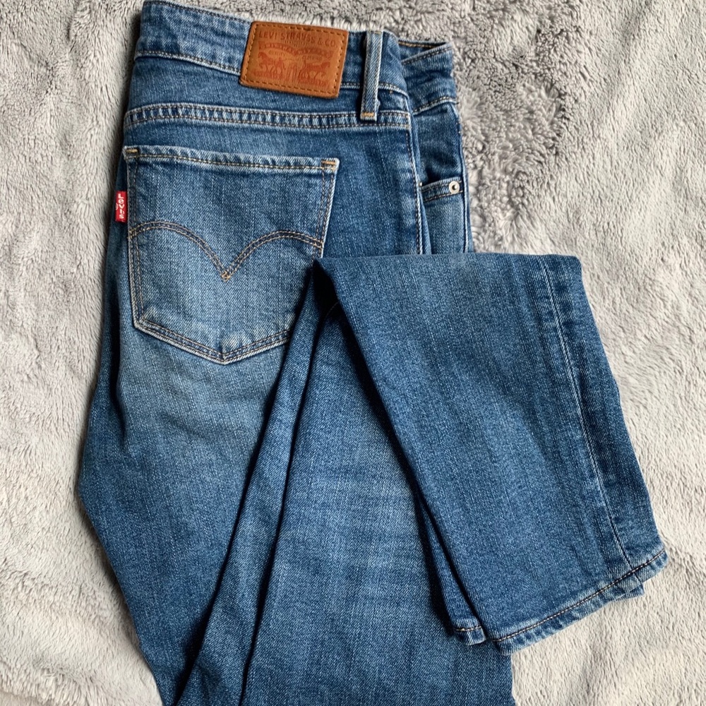 Levi 711 jeans